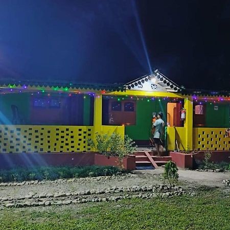 Leo Jungle Retreat By Stayapart , Jaldapara Madari Hat ภายนอก รูปภาพ
