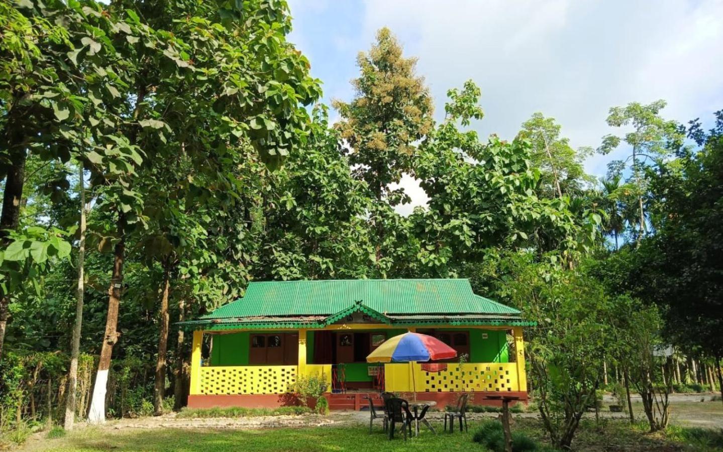 Leo Jungle Retreat By Stayapart , Jaldapara Madari Hat ภายนอก รูปภาพ