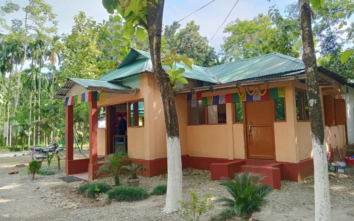 Leo Jungle Retreat By Stayapart , Jaldapara Madari Hat ภายนอก รูปภาพ